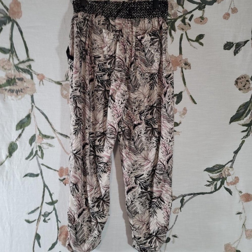 Rewash Comfy Cream Black Floral Leaf Print Pants